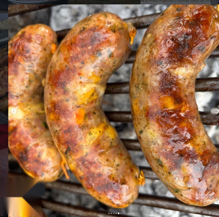 Chorizos artesanales a la parrilla — elaboración propia Granja Porcina